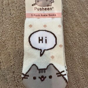 Pusheen Cream and Brown Ankle Socks